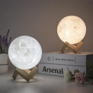 Lampa 3D in Forma de Luna